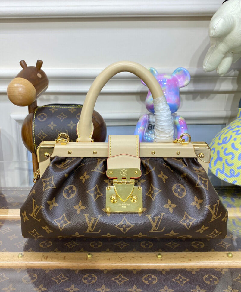 Louis Vuitton Monogram Clutch M46544 Brown